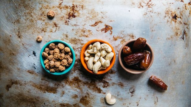 Dates, Nuts & Dried Fruit